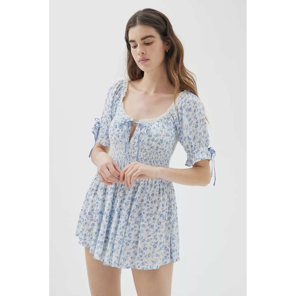 Urban Outfitters Romper Women Large Blue White Floral Smocked Lace Trim Boho